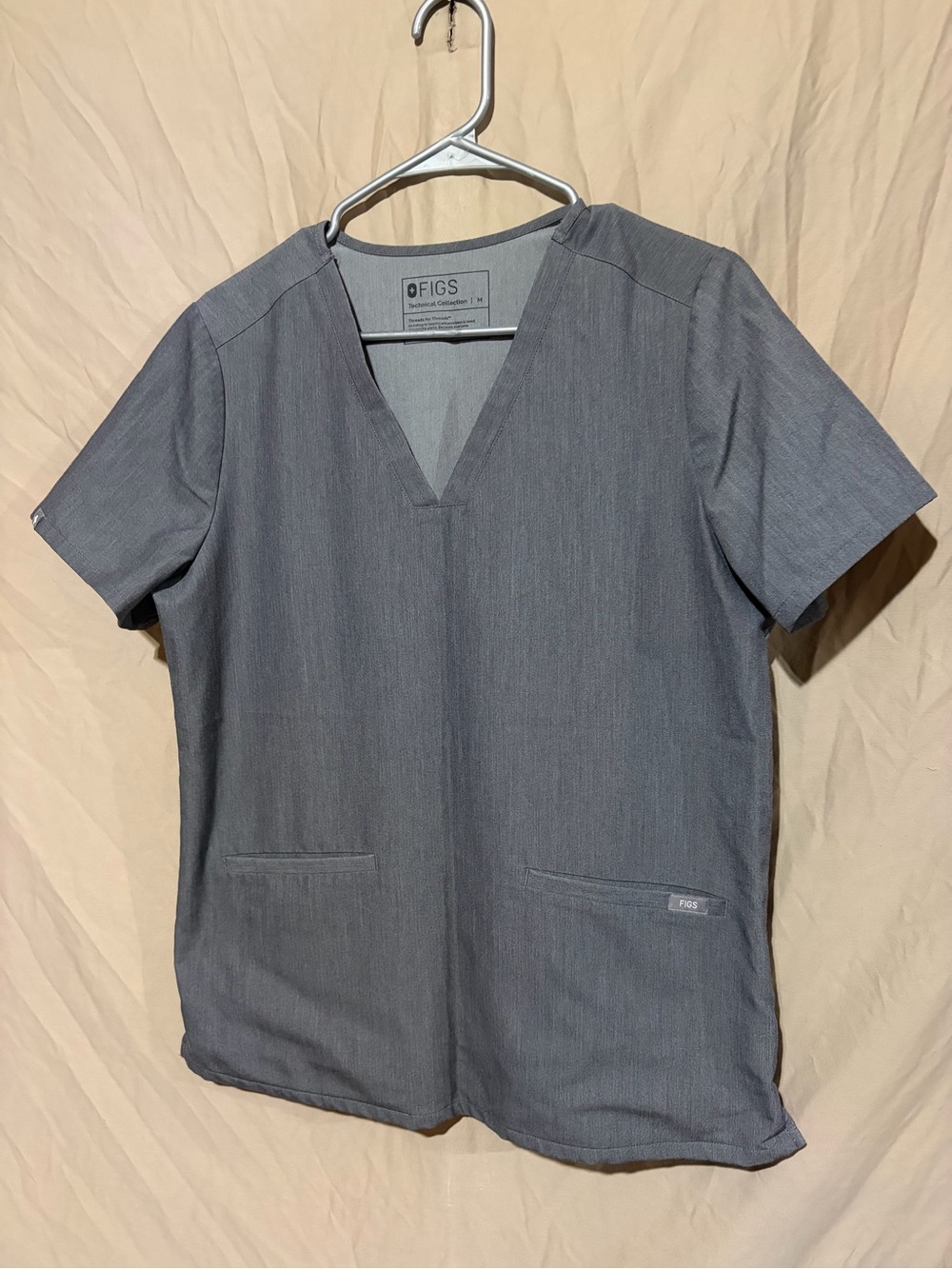 Figs scrub top - Picture 1 of 2